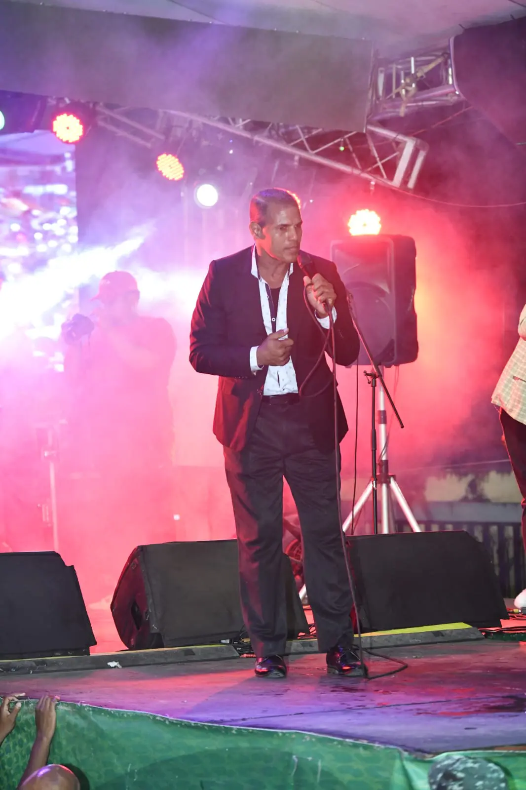 La salsa de Miguel Florenzan Deschamps hace vibrar las patronales de Yamasá