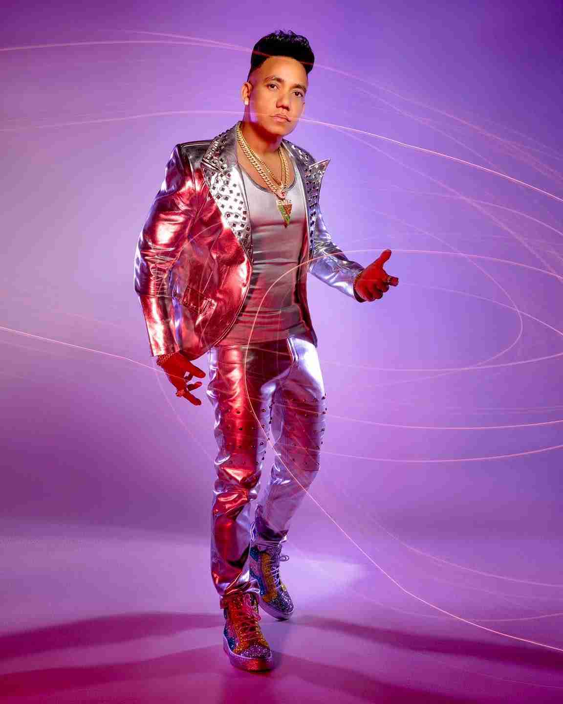 Discoteca Gold Club honra al carismático bachatero dominicano Elvis Martínez